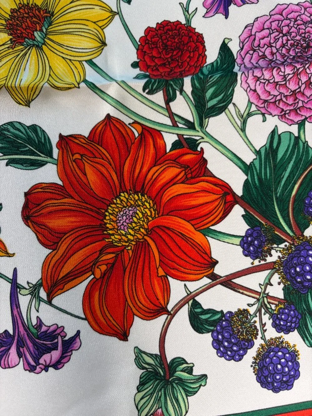NWT Vintage Gucci “Dahlia” Silk Scarf 34